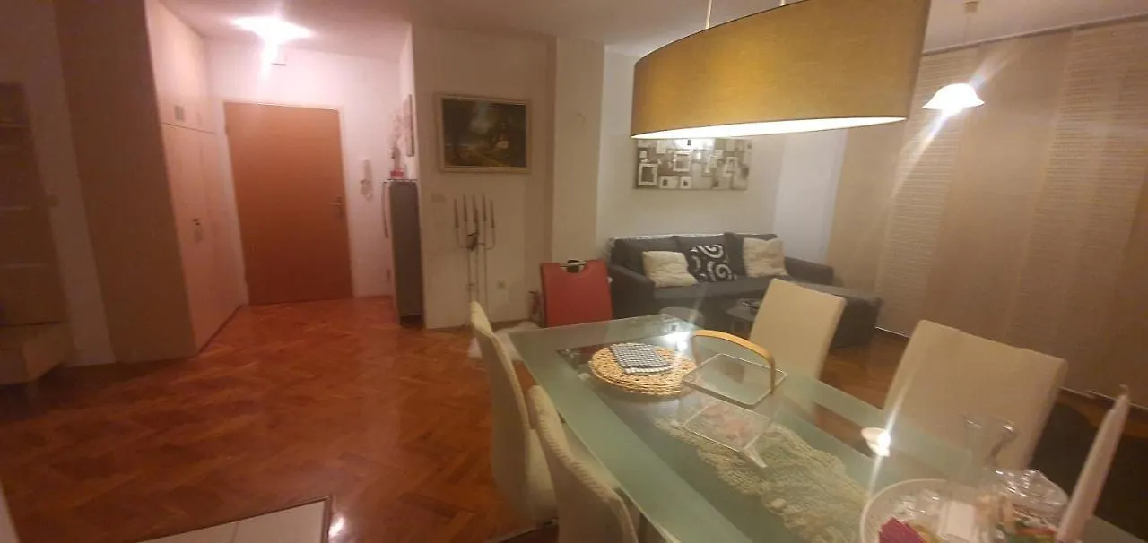 Alba Pula Apartment 0*,